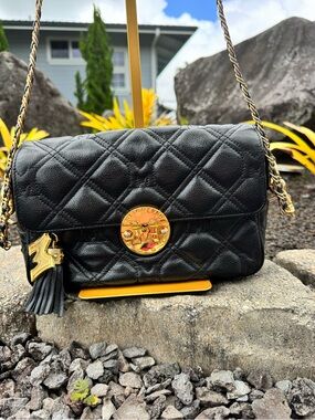 Metrocity Italy Black Quilted Leather Chain Crossbody Shoulder Bag